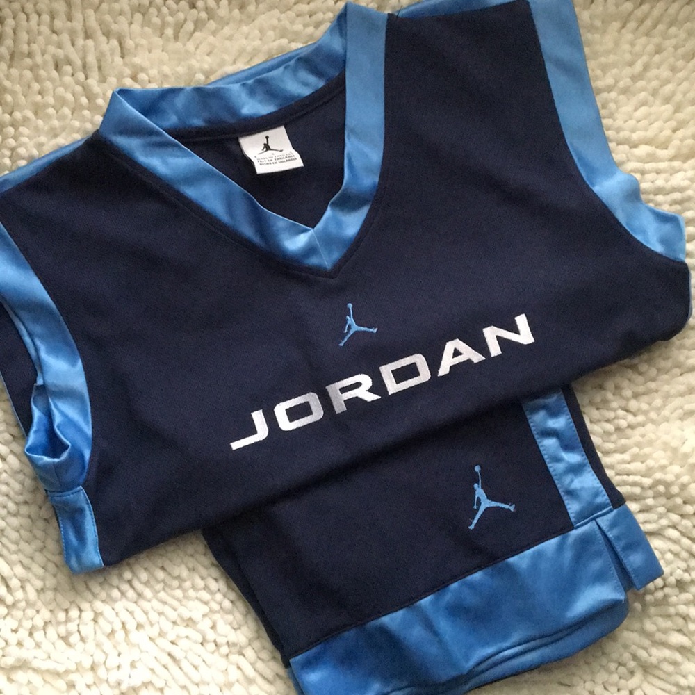 🆕 Boys’ Jordan 2-piece Basketball Short Set